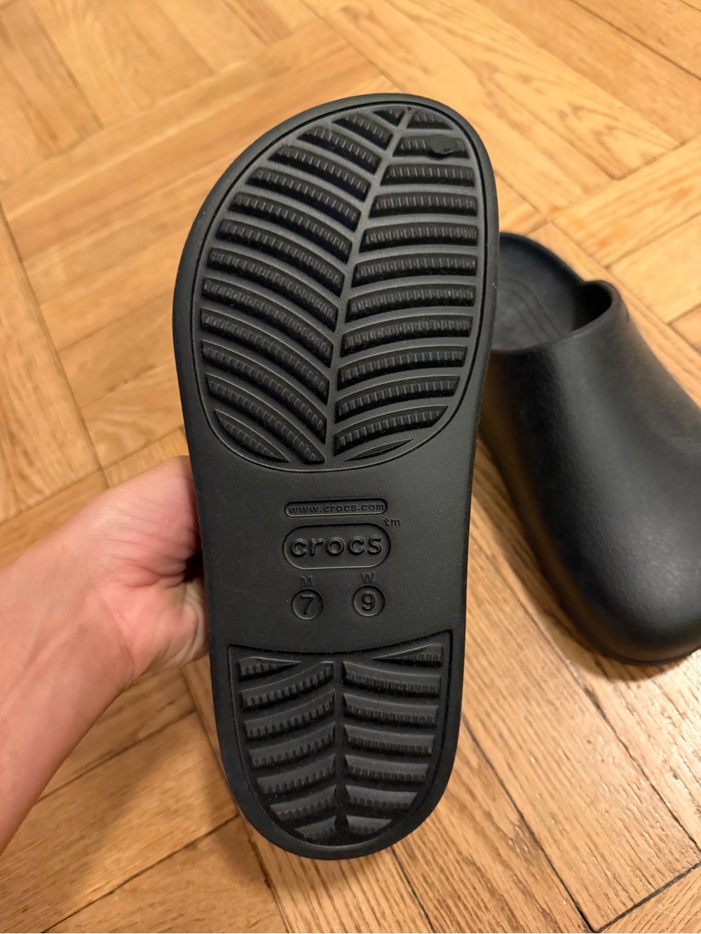 CROCS Classic Black Slip-On Clogs - Picture 3 of 3